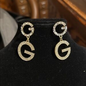 Elegant Gold tone G Initial Drop Earrings super sparkly gems